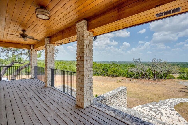 Building Photo - 3850 Bell Springs Rd