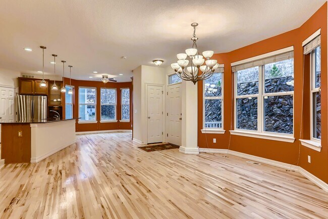 Building Photo - 736 Martin Dr
