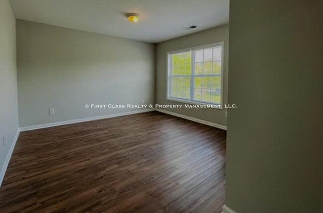 Building Photo - 5435 Eneida Sue Dr