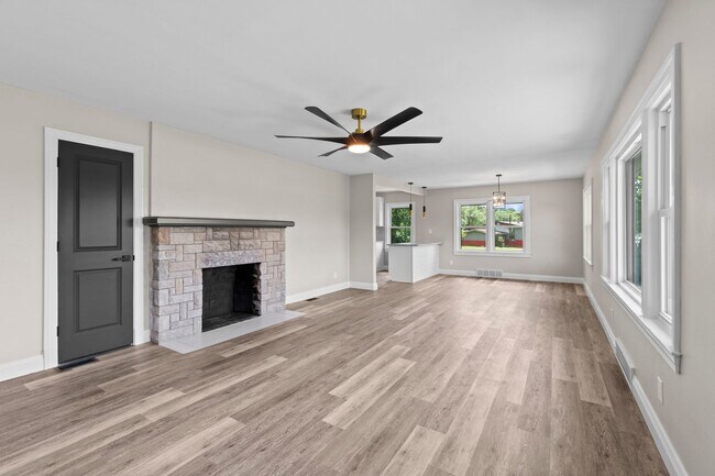 Building Photo - For Sale or Rent – Fully Renovated Stone R...