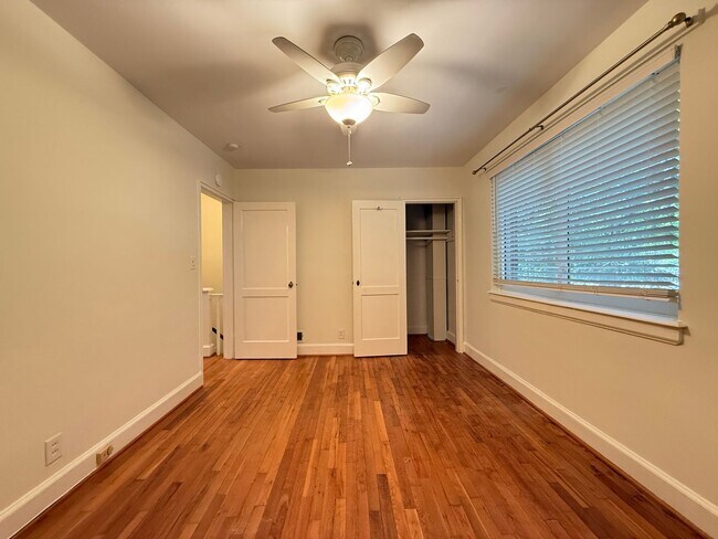 Building Photo - 715 N Avalon Rd