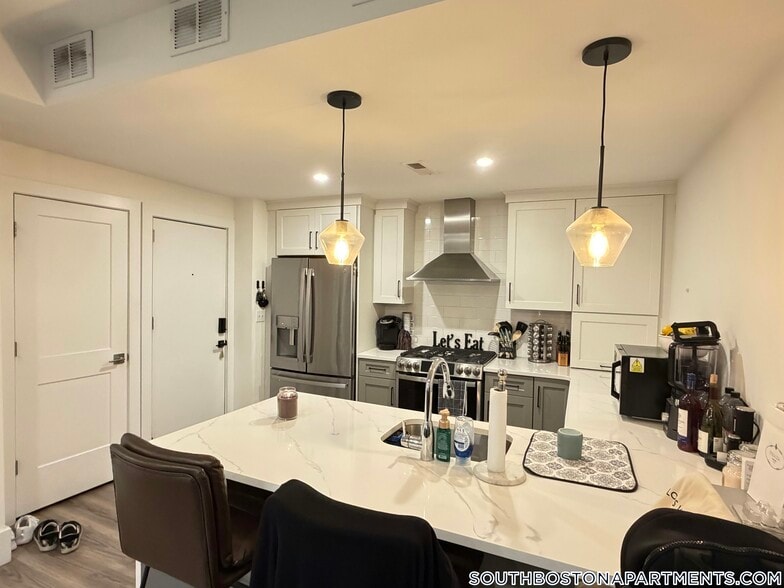 Building Photo - 9 Douglas St