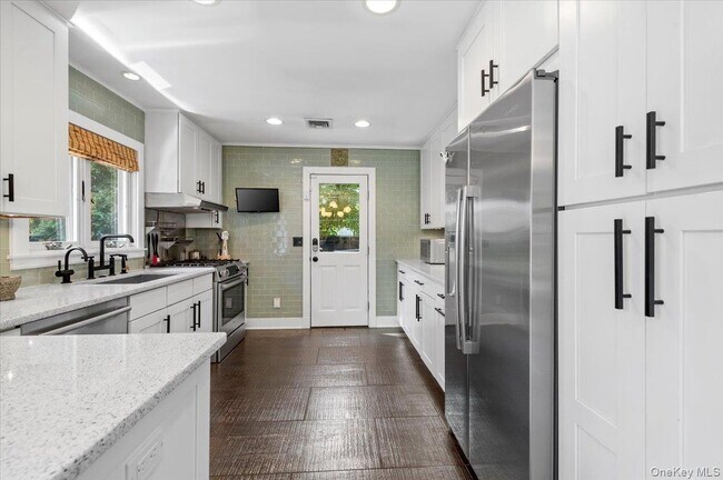 Building Photo - 94 Hands Creek Rd