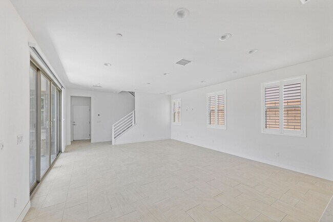 Building Photo - 35923 Hinkey St