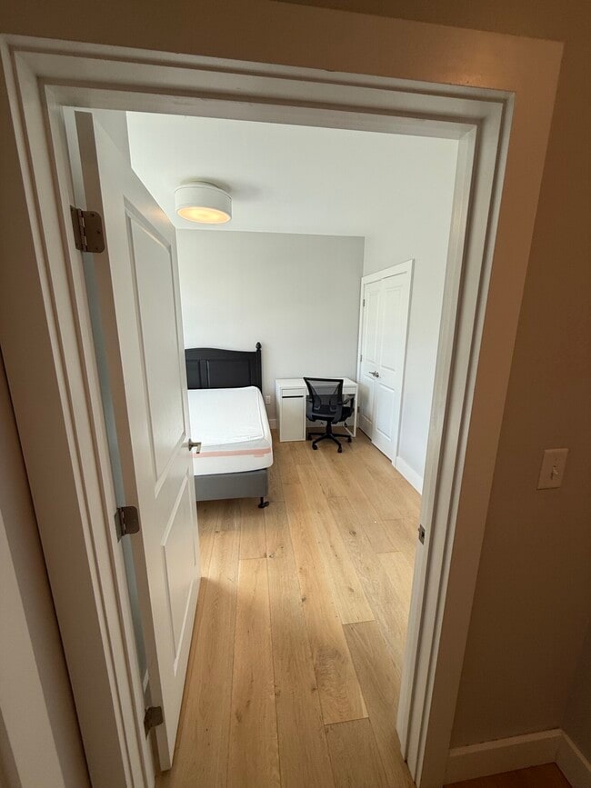 Building Photo - 1650 Commonwealth Ave