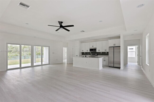 Building Photo - 746 Harriet Ave SW