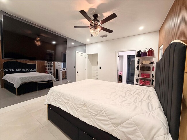 Building Photo - 86 NW 4th St