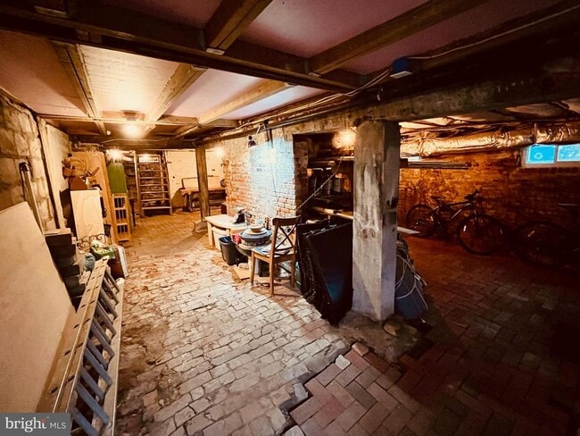 Building Photo - 30 Cornhill St