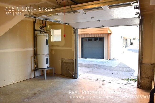 Building Photo - 416 N 130th St