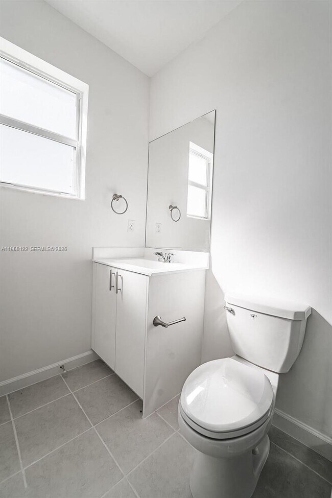 Building Photo - 2620 SE 28th Dr