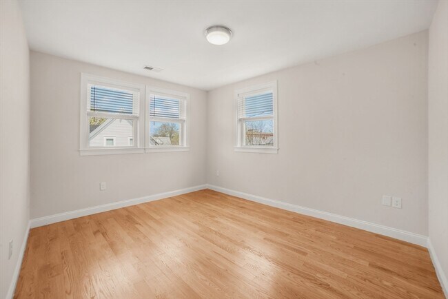 Building Photo - 50 Main St