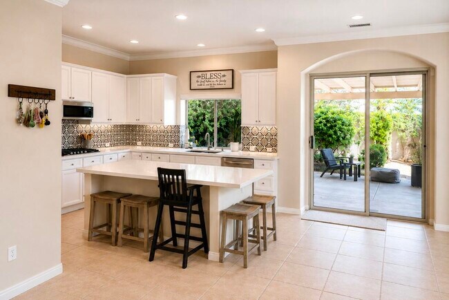 Building Photo - 90 Clavel Ct