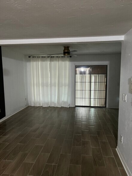 Building Photo - 5868 SW 8th Pl