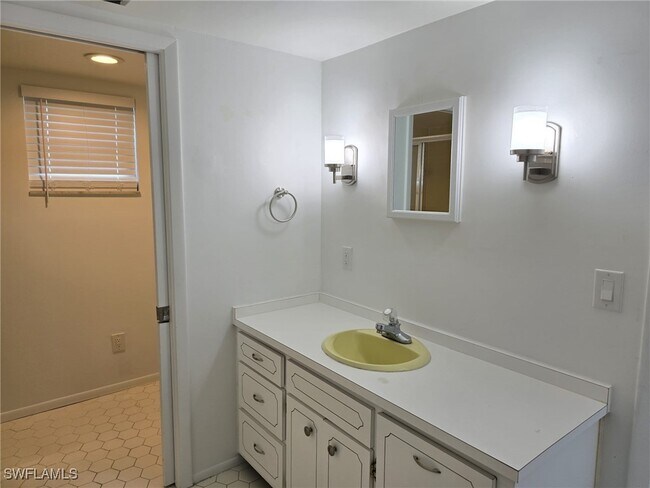 Building Photo - 13511 Stratford Pl Cir