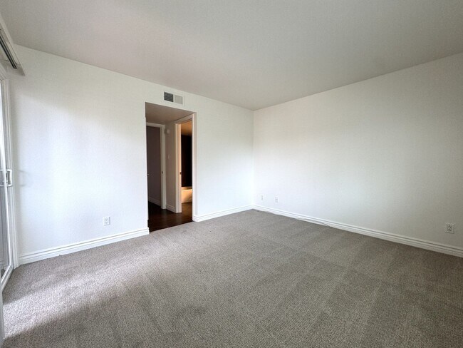 Building Photo - 5122 E Shea Blvd