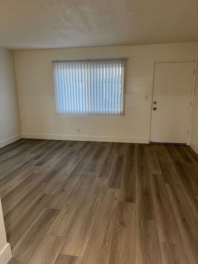 Interior Photo - 4011 W. 129th Street