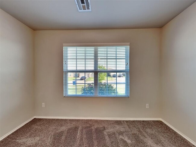 Building Photo - 2033 W Hunters Springs Way