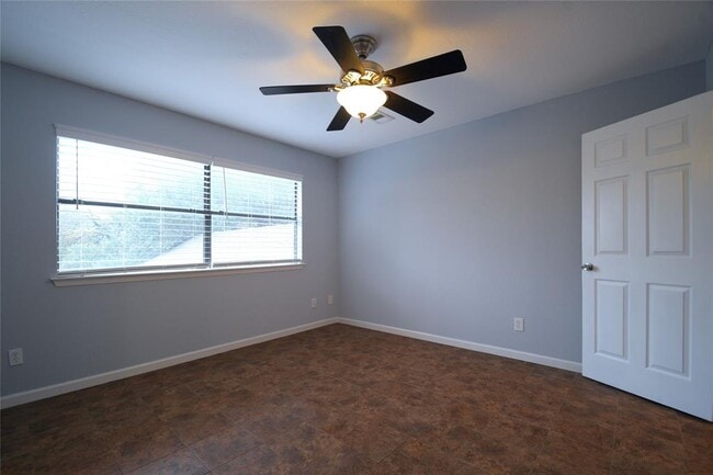 Building Photo - 3007 W Slaughter Ln