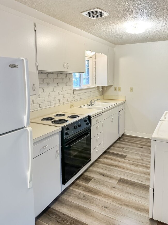 Building Photo - 10312 13th St Ct E