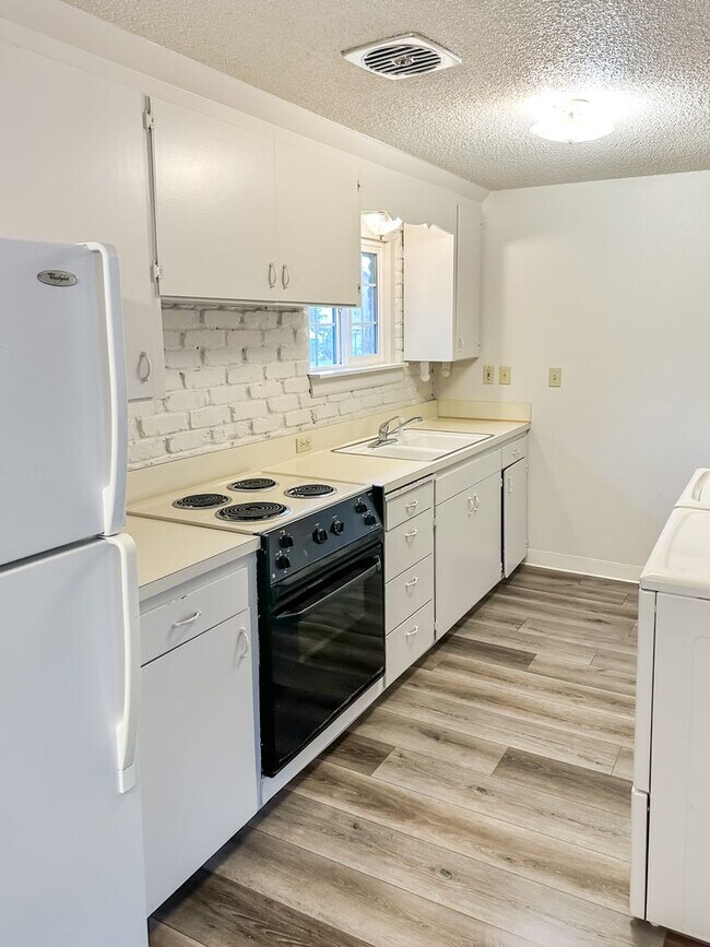 Building Photo - 10312-14 13th St Ct E