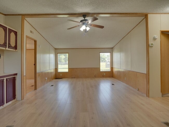 Building Photo - 3 Bedroom Single Family Home in Lady Lake