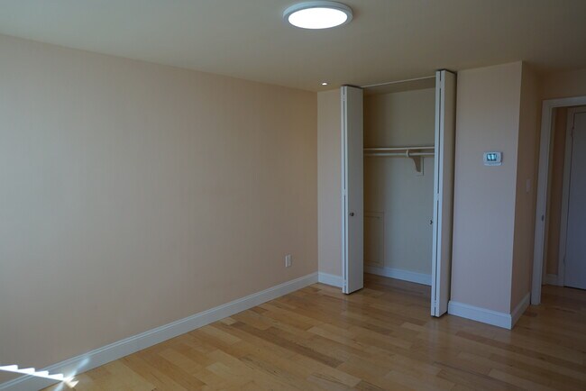 Closet - 4520 King St