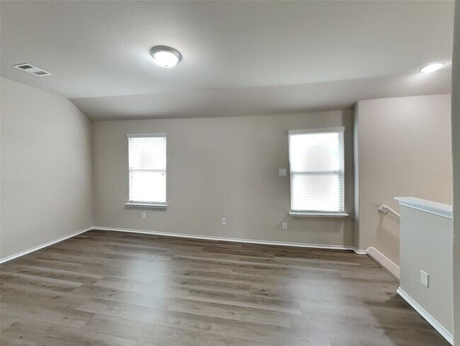 Building Photo - 7335 Winter Song Dr
