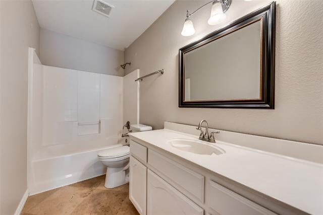 Building Photo - 912 Churchhill Dr