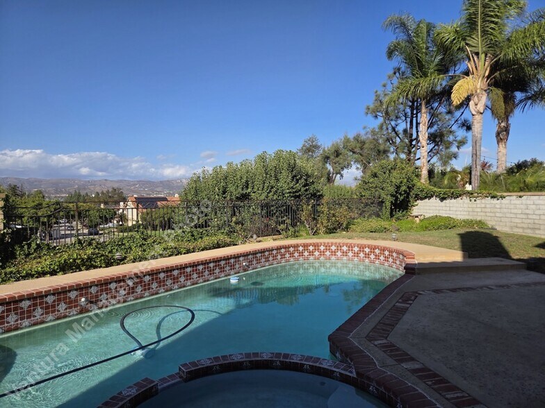 Building Photo - 725 Azure Hills Dr