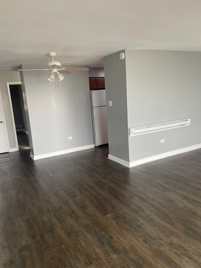 Building Photo - 9517 Mansfield Ave