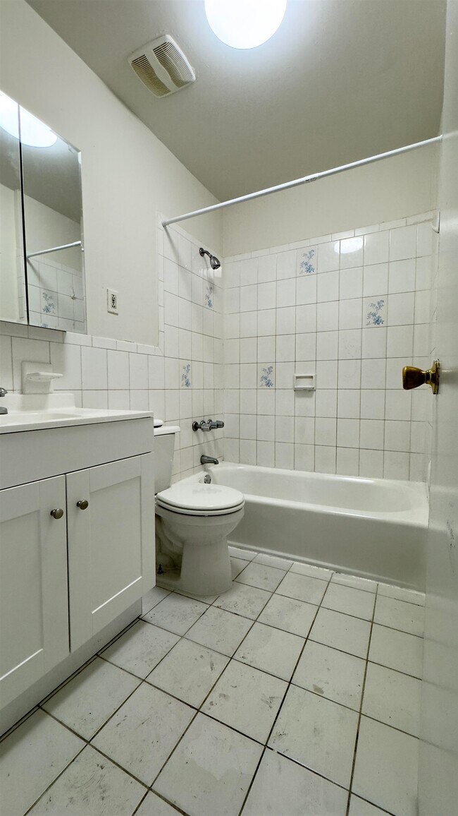 Building Photo - 99 Lembeck Ave