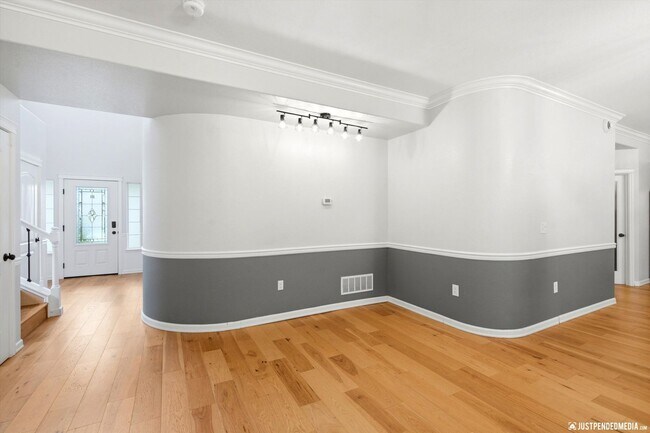 Building Photo - 13259 Rosser Dr