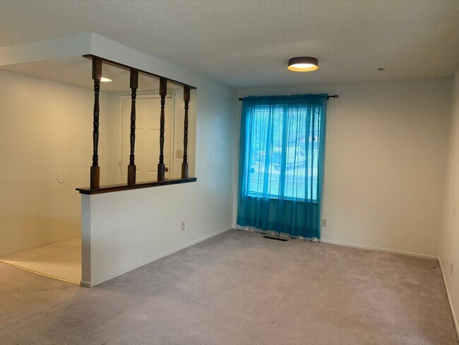 Building Photo - 3 Bedroom Home in Sparks!