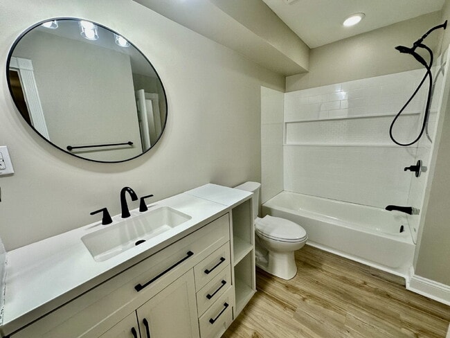 Building Photo - Two Bedroom Renovated South End Condo (Palmetto Bay Villas)!