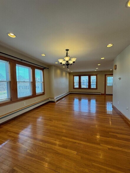 Building Photo - 14 Melville Rd