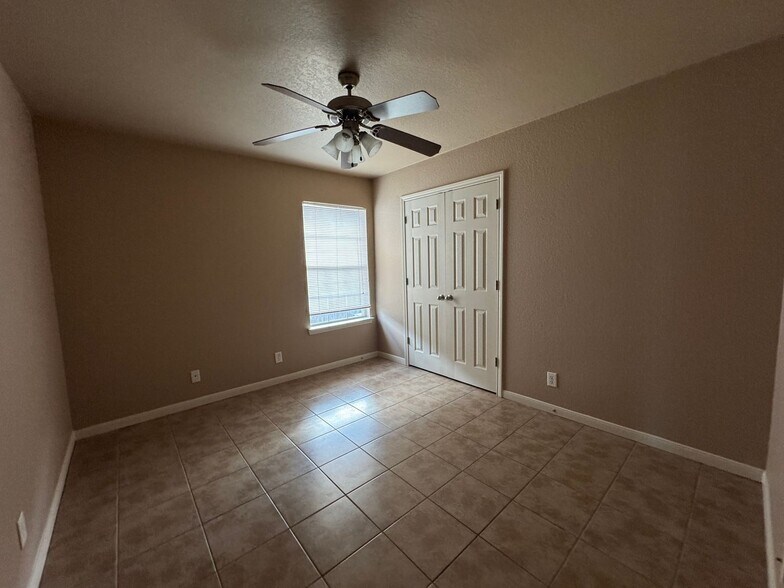Building Photo - 1205 Powder River Dr