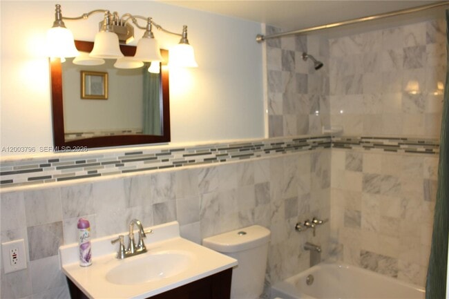 Building Photo - 7208 Fairway Dr