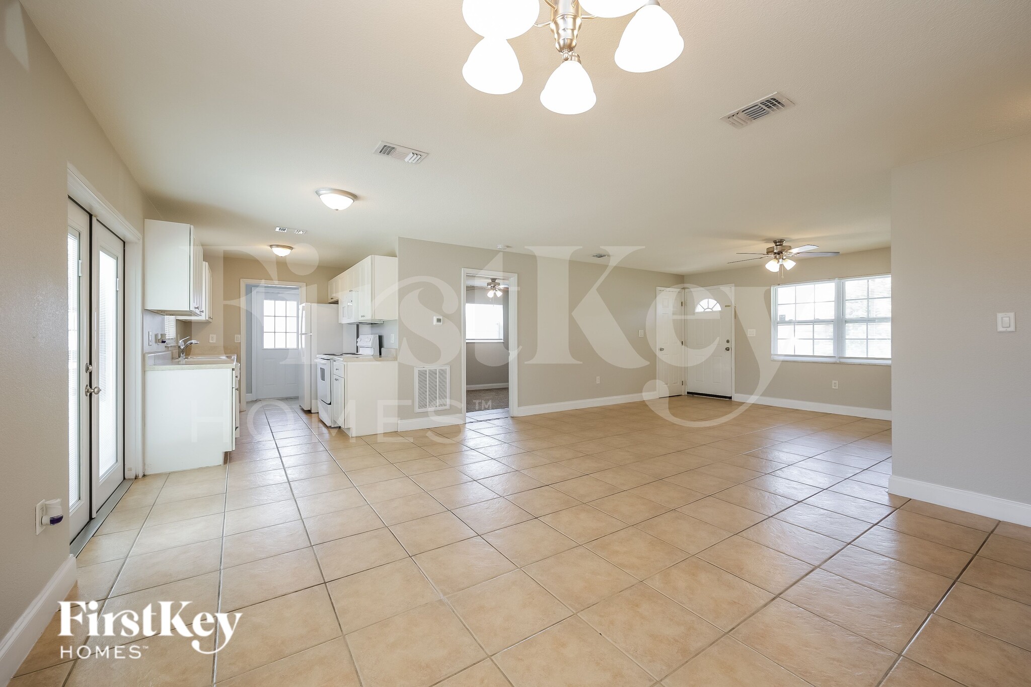 Building Photo - 2326 Barcelona Ave