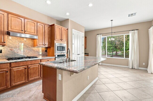 Building Photo - 22114 N San Ramon Dr