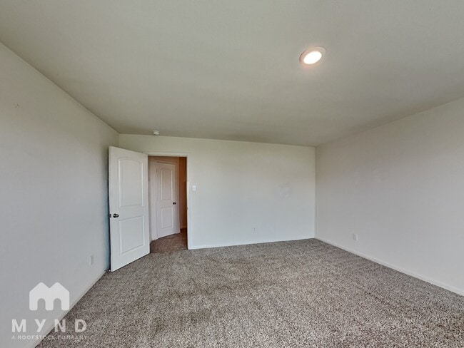 Building Photo - 732 Keeneland Dr