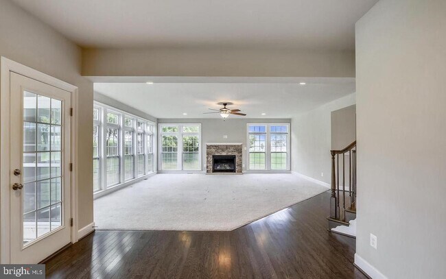 Building Photo - 14673 Falconaire Pl