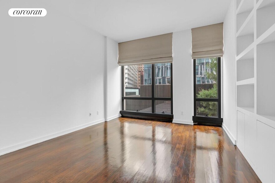 Building Photo - 101 Warren St