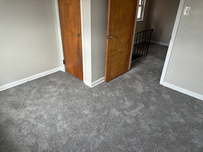 Building Photo - 3 bed/1 bath Single Family Home Pittsburgh, PA 15226