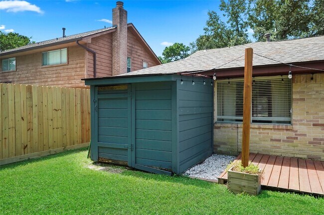 Building Photo - 17206 Park Lodge Dr