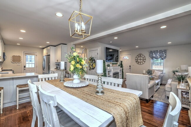 Building Photo - 40 Hazelwood Ave