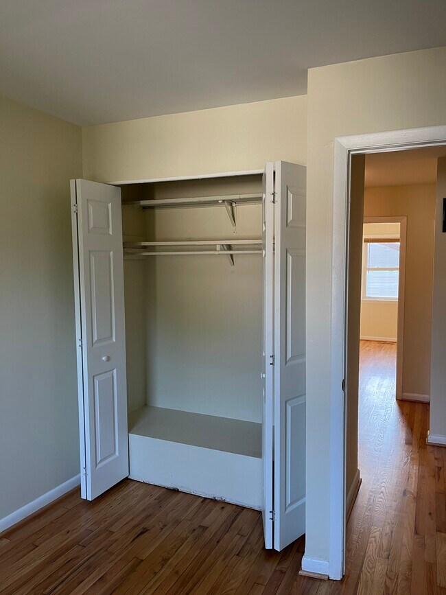 Building Photo - 2 Wimbledon Ln