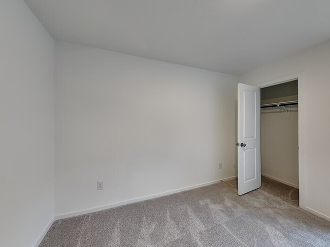 Building Photo - 21083 Santopadre St