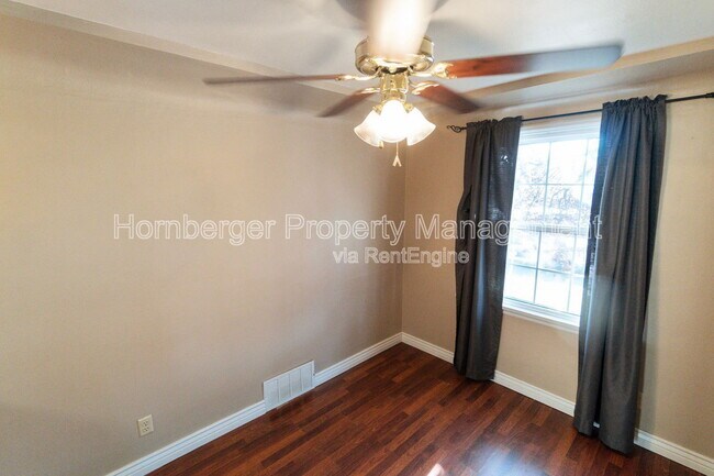 Building Photo - 2527 W Walton Ave