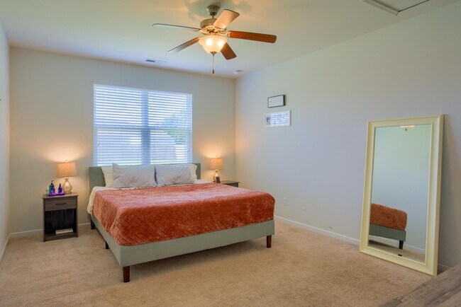 Building Photo - Charming 3-Bedroom Home for Rent in The Pr...