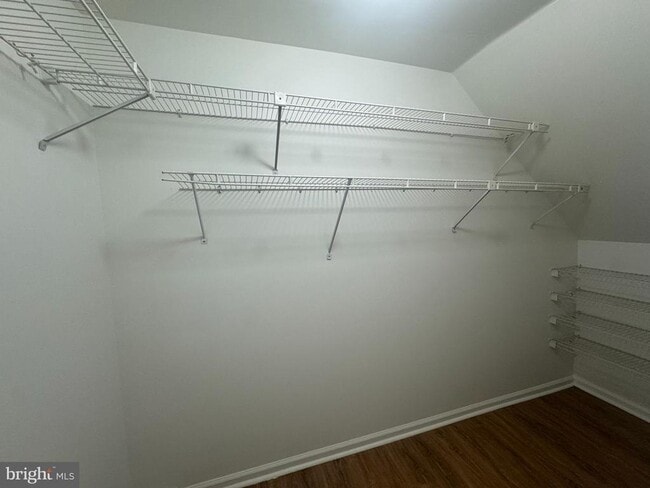 Building Photo - 408 Beacon Hill Dr